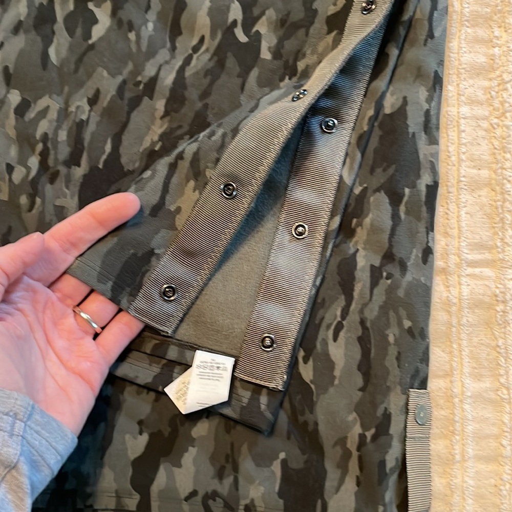 2 Lululemon Vinyasa Scarves - Picture 4 of 5